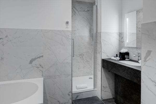 Asselux – Keramische wastafel – Hotel Amrâth Amsterdam-1